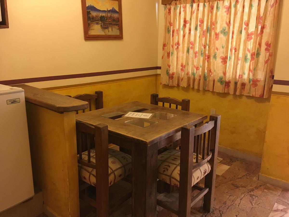 莱昂Quinta San Agustin公寓式酒店 外观 照片