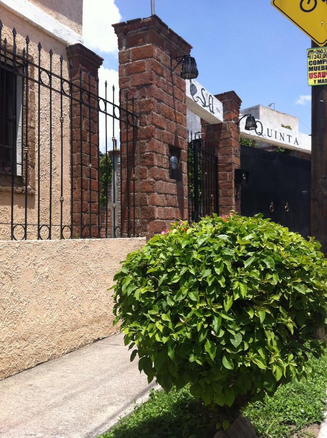 莱昂Quinta San Agustin公寓式酒店 外观 照片
